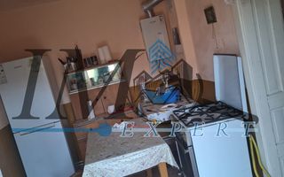 Casa de vânzare in Craciunel la strada principală - Poză 5