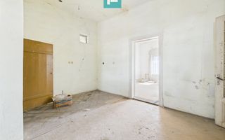 Clădire cu 5 camere cu teren și hală în Cenad - Poză 6