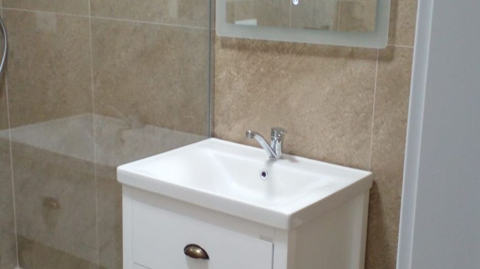 Reședință Modernă cu Finisaje Distinse - Poză 48