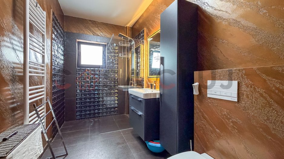Apartament pe 2 niveluri, la cheie, Borhanci - Poză 11