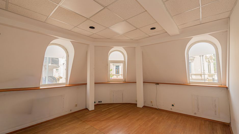 Spatiu comercial de inchiriat, 9 camere, 3 bai, Universitate, 120mp - Poză 3