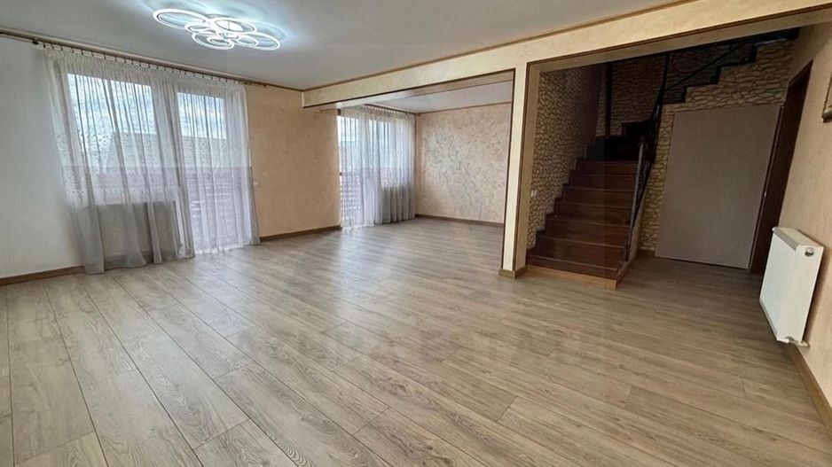 Casa la cheie 5 camere 250 mp curte libera 4 bai P+1+M Arhitectilor - Poză 14