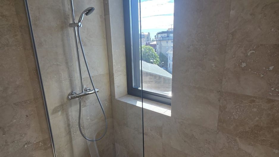 Penthouse 4 camere LUX, vedere parc Cazzavillan, 2 locuri parcare - Poză 15