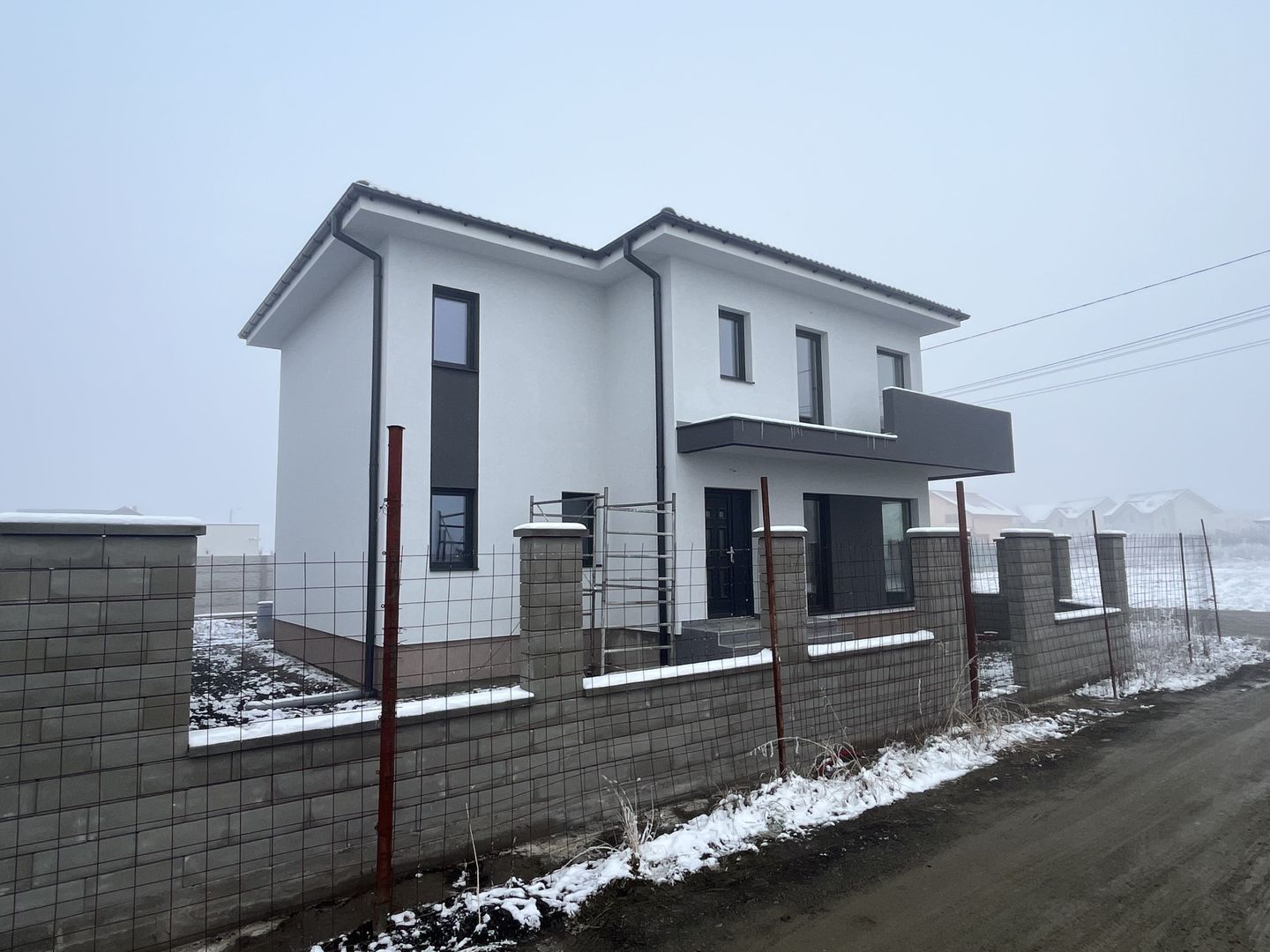 Sacalaz individuala P+E,Terasa,balcon,2 bai,5 camere,2 F.s - Poză 4