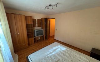 Disponibil imediat. Etaj 1. Centrala proprie. Vedere pe 2 parti. - Poză 13