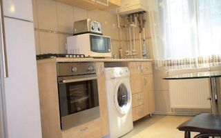 Apartment parter recent renovat, situată într-o clădire cu două etaje - Poză 1
