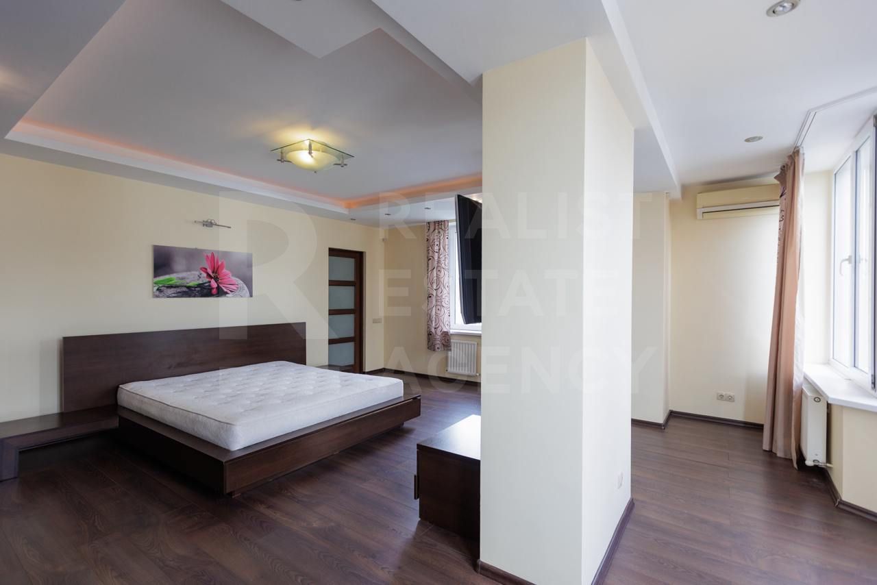 Vânzare, 3 dormitoare + living, str. Vasile Alexandri, Centru - Poză 11