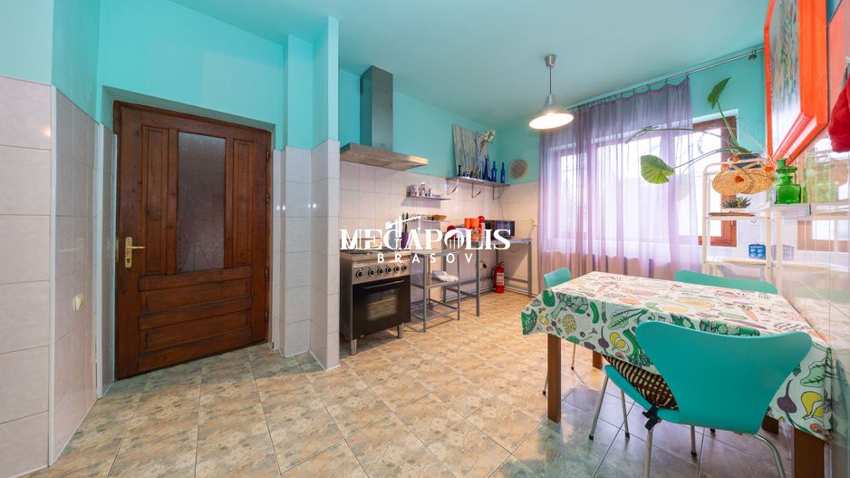 Pensiune de vânzare în Râșnov | 14 camere | 427 mp - Poză 37