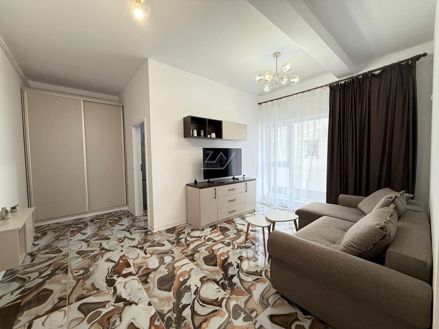 Disponibil imediat. Etaj 1. Bucatarie inchisa. Loc de parcare. - Poză 3