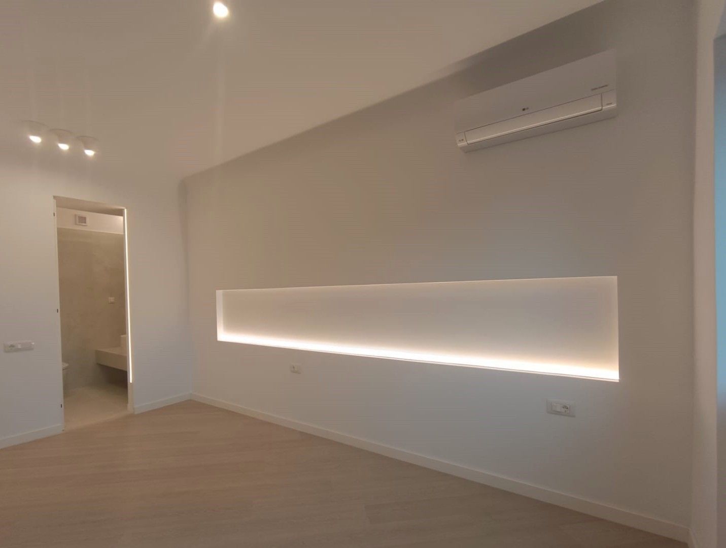 Apartament 3 camere NOU NEFOLOSIT Cortina NORTH - Poză 9