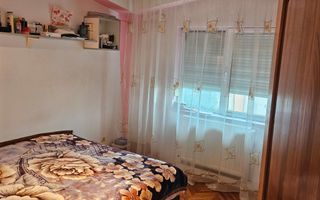 Apartament cu 3 camere ~ zona Brosteni / Colegiu ~ etaj 3 din 4 - Poză 9