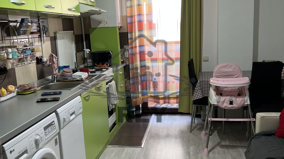 Apartament etaj 3/dormitor/bucatarie/baie/balcon - Poză 2