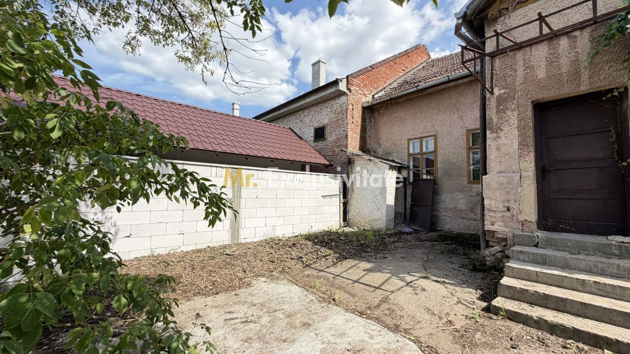 Casă de renovat cu teren 557 mp, central Str. Gh. Barițiu - Carei - Poză 6