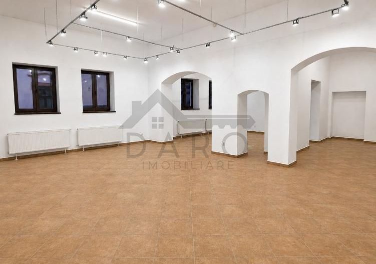 PRIMA ÎNCHIRIERE - Spațiu Comercial Ultracentral de 90mp - Poză 2