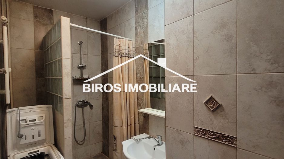 Garsonieră spațioasă Calea Bucuresti – zona Piața Mare - Poză 4