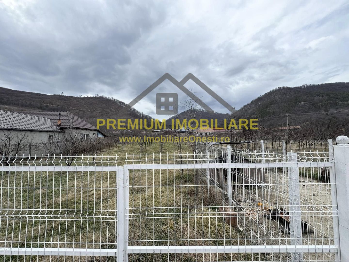 Vila la 13 km de Onesti - Poză 12