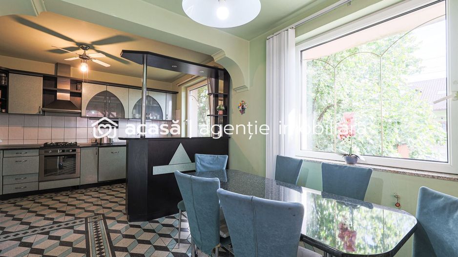 Vilă cu 6 camere în zona rezidențială - Poltura - Poză 4