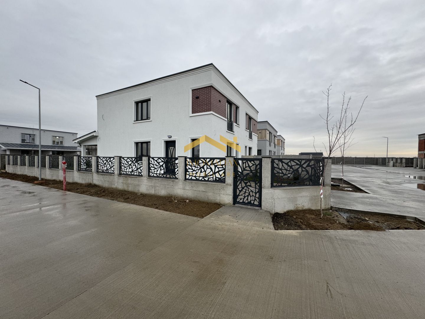 Bucovăț-Duplex P+E-4 Camere - Poză 5