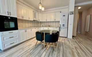 De inchiriat Apartament modern 3 camere cu curte privată şi parcare - Poză 9