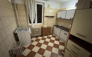 De vanzare Apartament 3 camere  Raul Doamnei - Poză 3