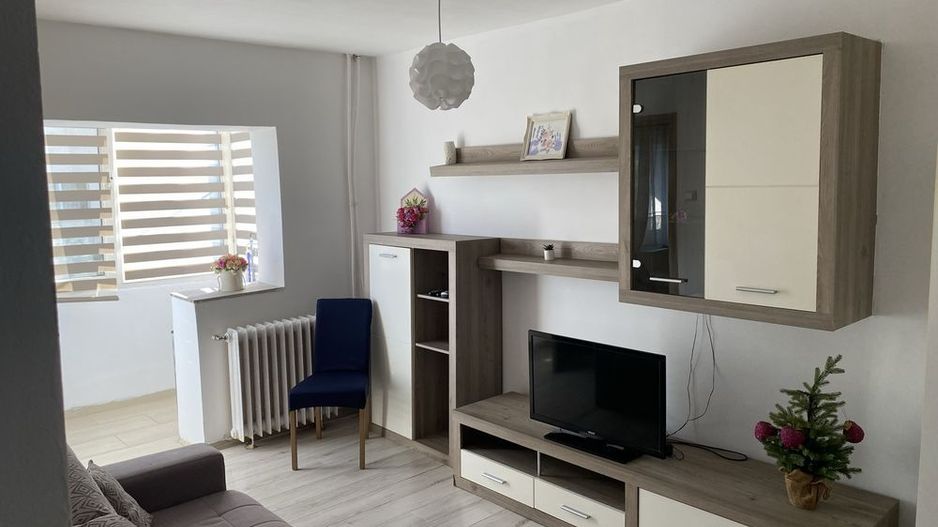 Buziasului | 1 Camera | Etaj 1 | Renovata-Mobilata si Utilata - Poză 1