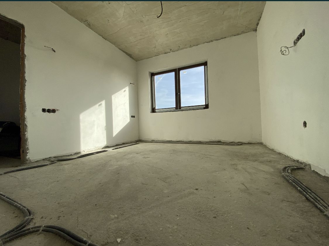 Casa semifinisata in Lazuri - Poză 5