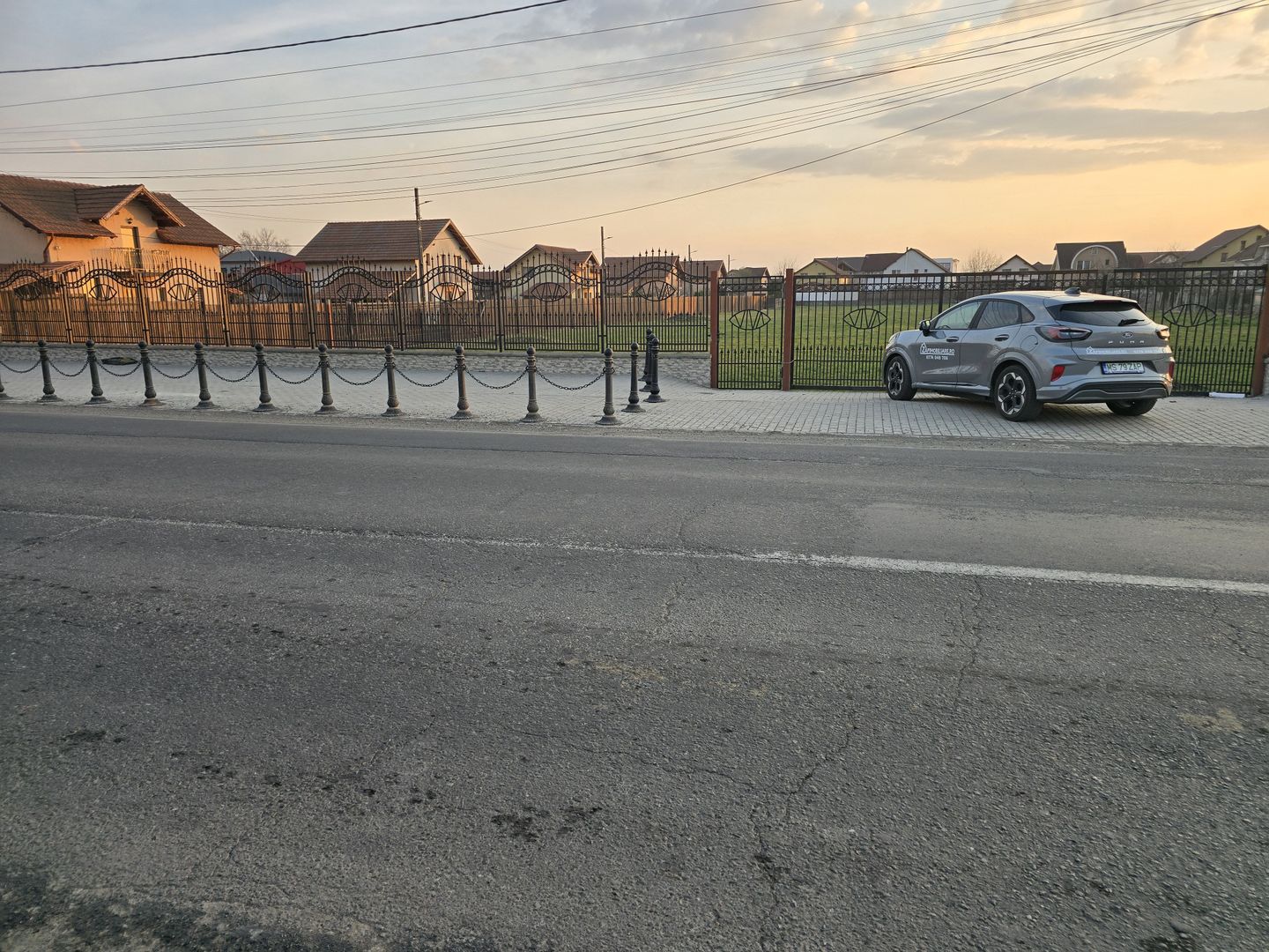Teren 6.130 mp. deschidere la 2 drumuri 110 euro mp - Poză 1