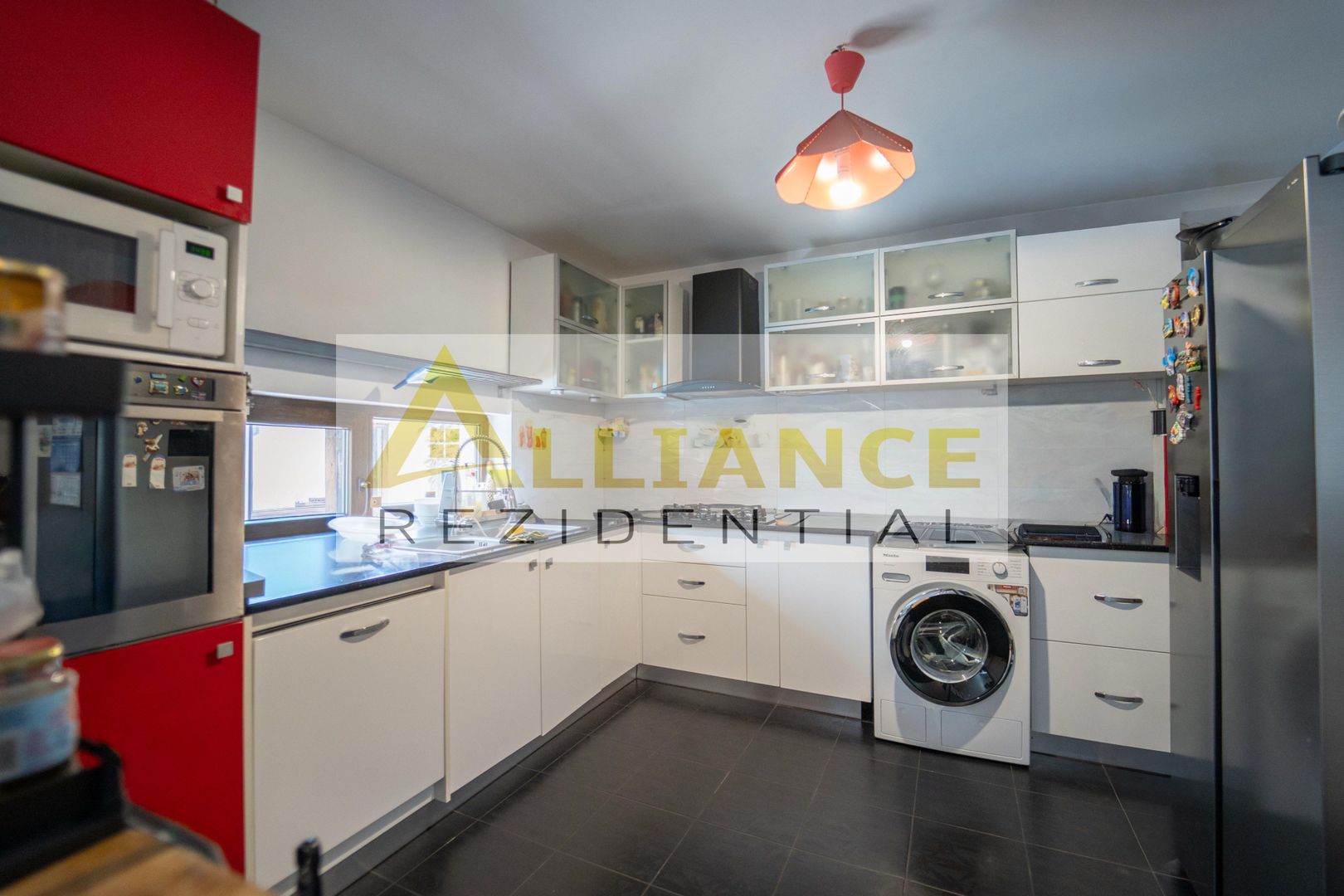CASĂ COMPLET MOBILATĂ SI UTILATĂ -  PISCINĂ  – COMUNA BERCENI - Poză 5