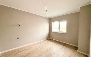 Duplex cu 4 camere, despărțit prin camera tehnica | Mosnita Veche - Poză 11