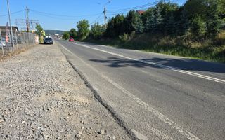 Teren 6.400 mp. cu deschidere de 58 m la E 60 - Poză 2