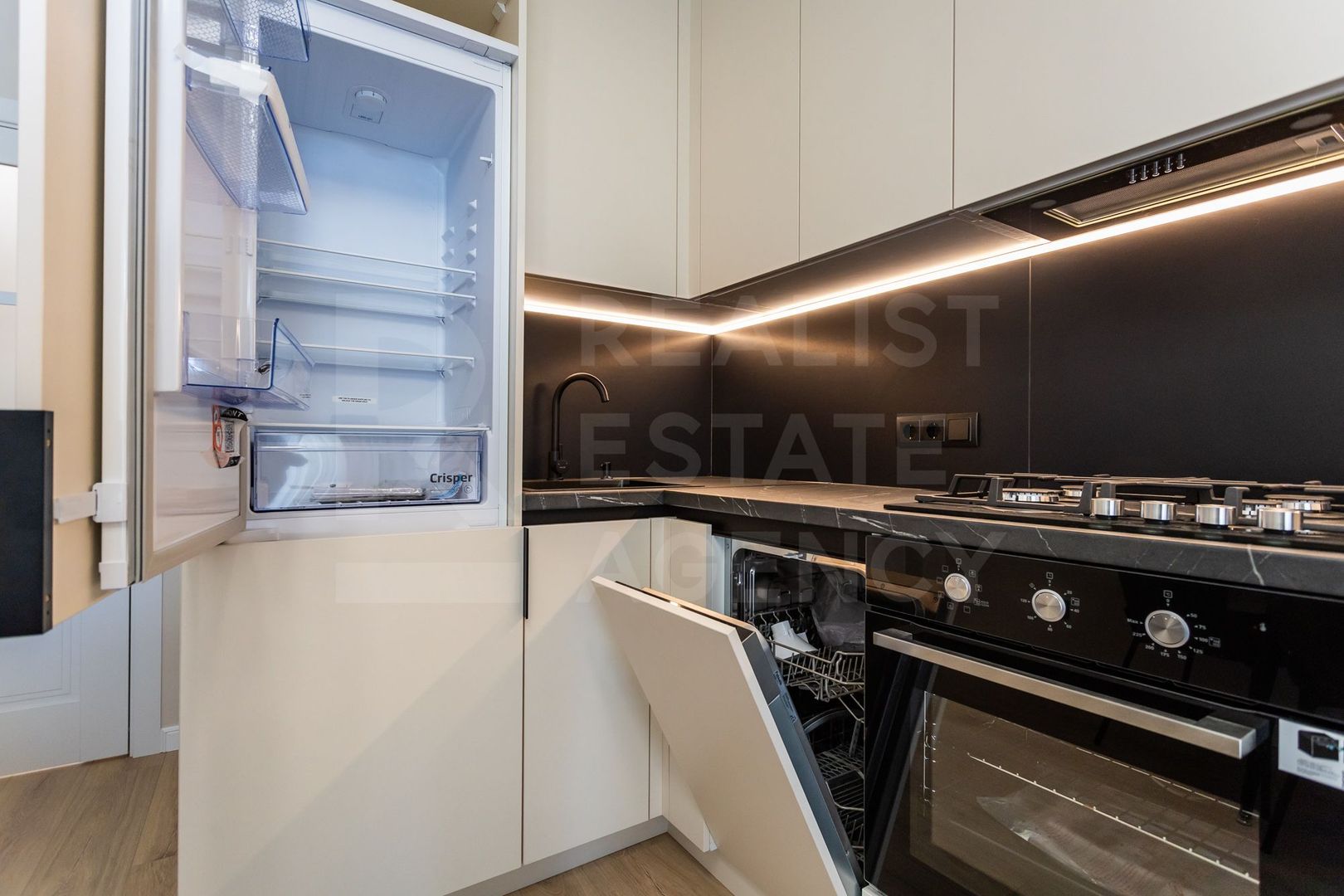 Vânzare, apartament,3 camere, Strada Nicolae Milescu Spătarul, Ciocana - Poză 3
