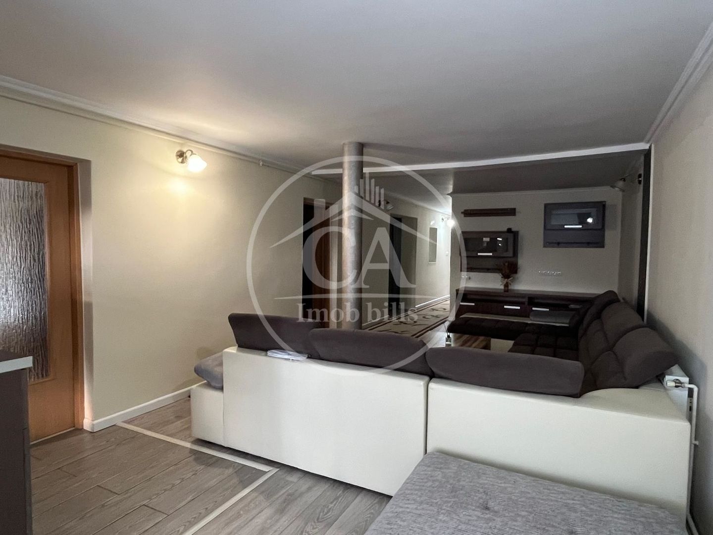 Casa de închiriat cu 4 camere în Cartierul Tineretului, Oradea - Poză 3
