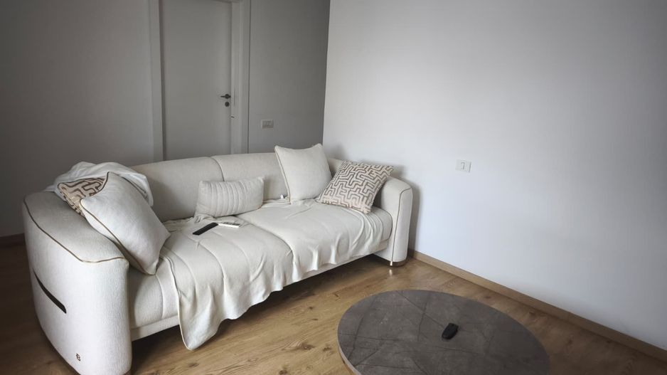 Apartament cu 3 camere si terasa de inchiriat in Cosmopolis - Poză 2
