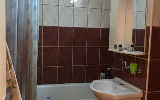 Apartament cu 3 camere, decomandat, în zona Pietei Zorilor! - Poză 8