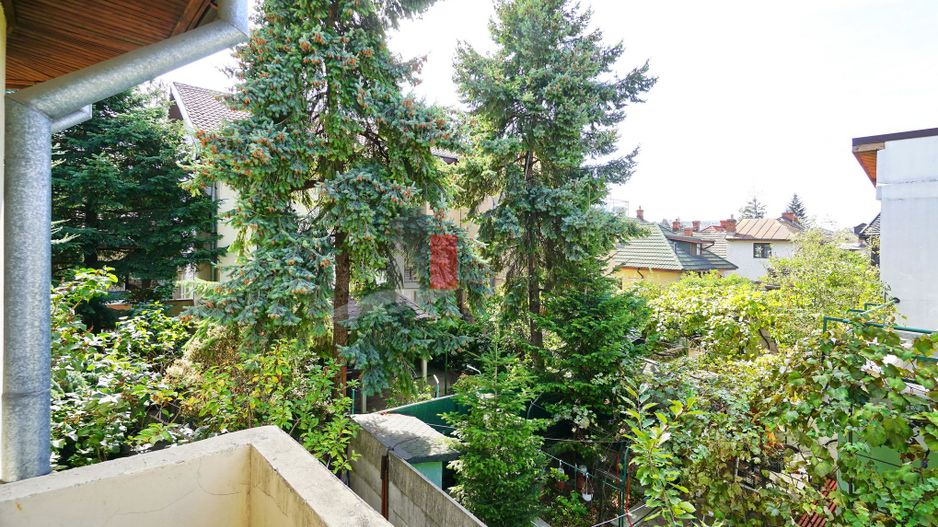 Proprietatea "ARCHA" , Vatra Luminoasa, JUMATATE DE VILA, intrare separata - Poză 1