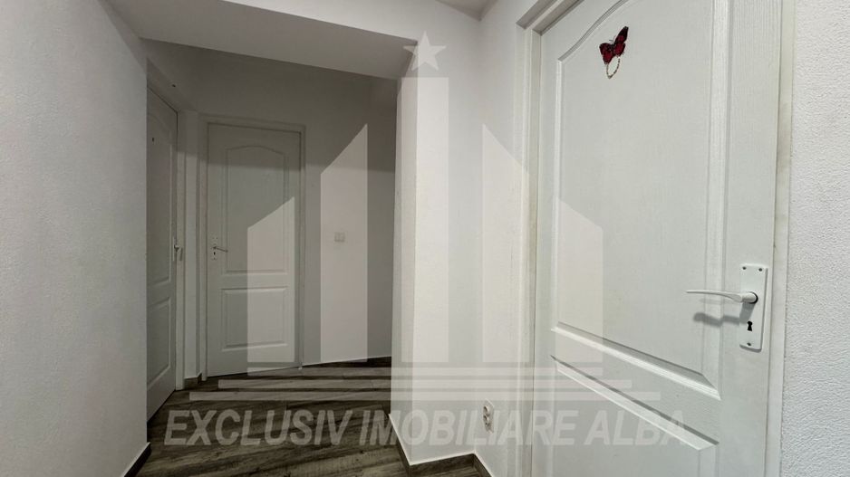 Apartament cu 4 camere de vanzare, Ampoi 2 - Poză 3