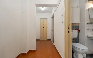 3 camere, etaj 1, lângă Primărie - Poză 12