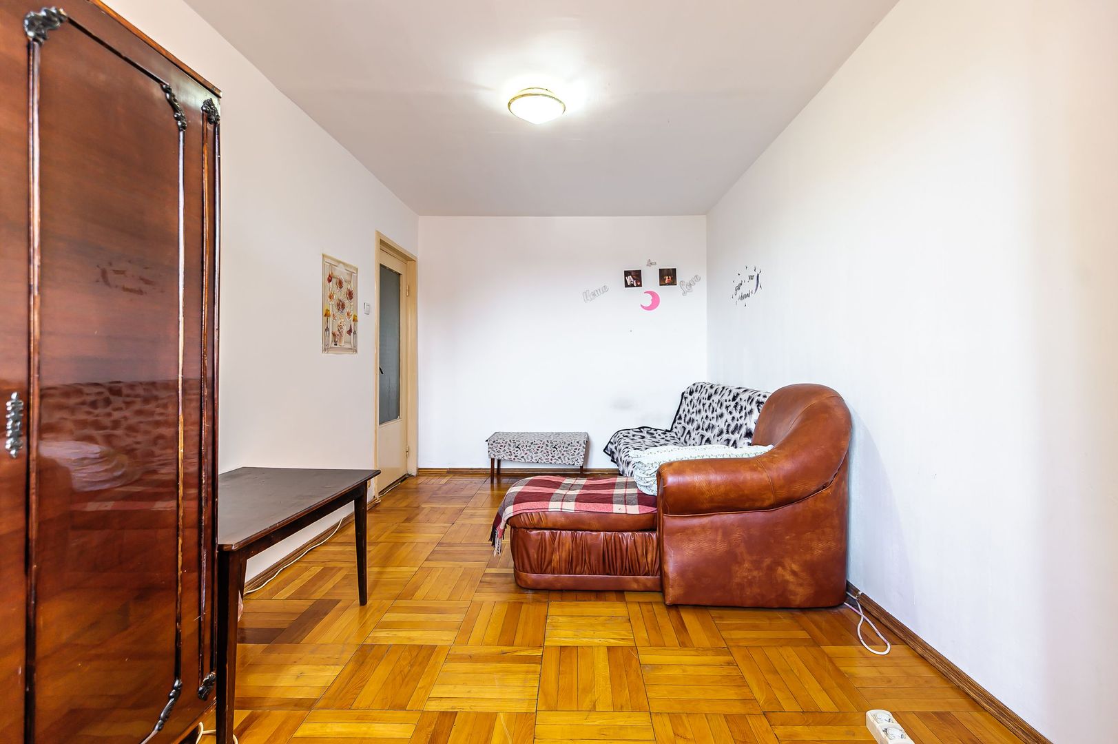Apartament tip garsonieră, decomandat - Poză 6