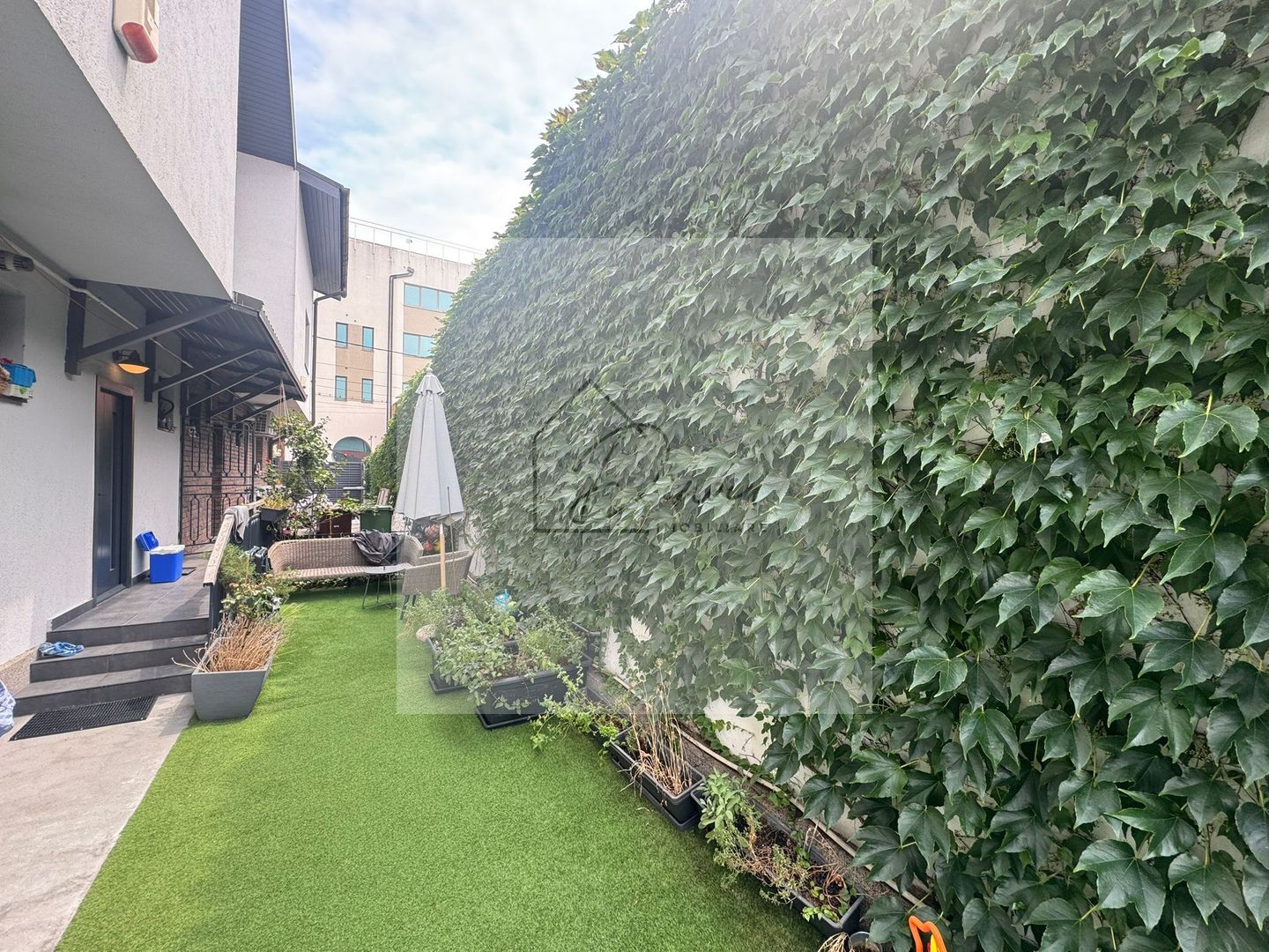 Vila 4 camere Aviatiei I curte 100mp I Villa 4 rooms Aviatiei yard - Poză 1