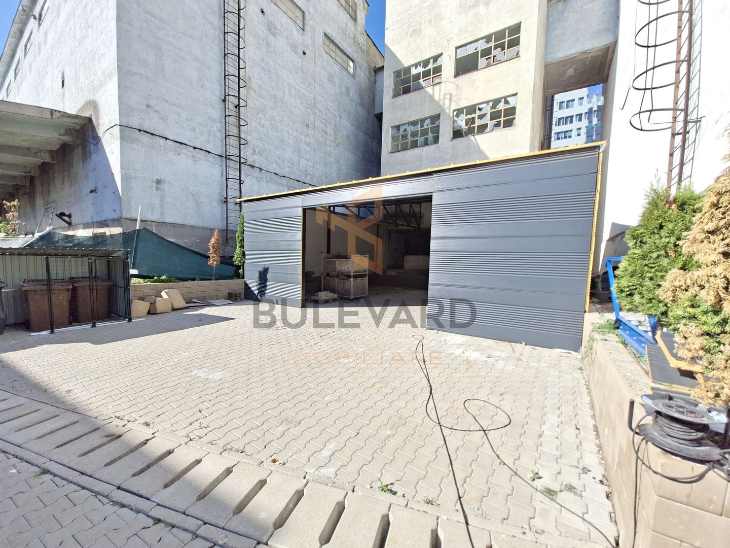 Spatiu industrial 90 mp + birou 15 mp de inchiriat in zona Calea Baciului! - Poză 8