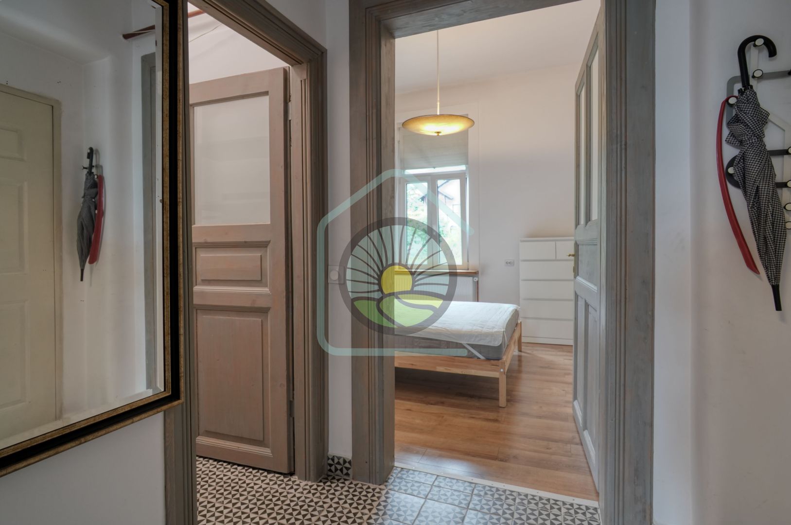 STUDIO IN CENTRUL BRASOVULUI - Poză 8