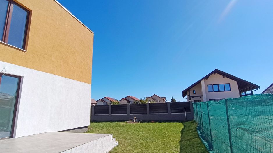 Vila noua, din caramida Harman-Brasov - Poză 23