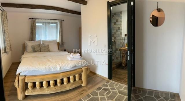 Pensiune agroturistică: 3 case tradiționale + teren în Desești - Poză 7