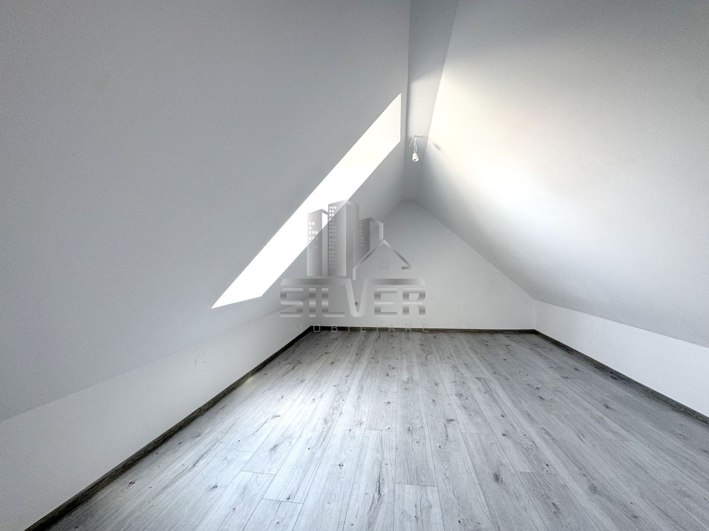 Casa intr-un imobil cu 4 unitati locative/80 mp/zona Somesului. - Poză 20