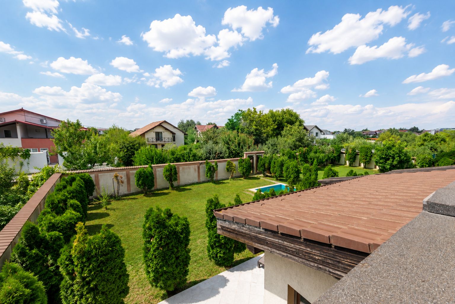 Vila cu piscina, 6 camere, 254mp utili, 815mp teren, com. Berceni - Poză 49