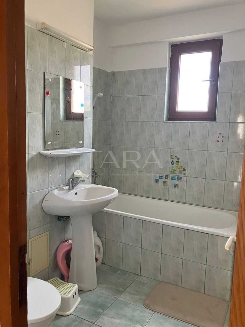 Apartament cu 3 camere, 60 mp, zonă excelentă pentru familii. - Poză 4
