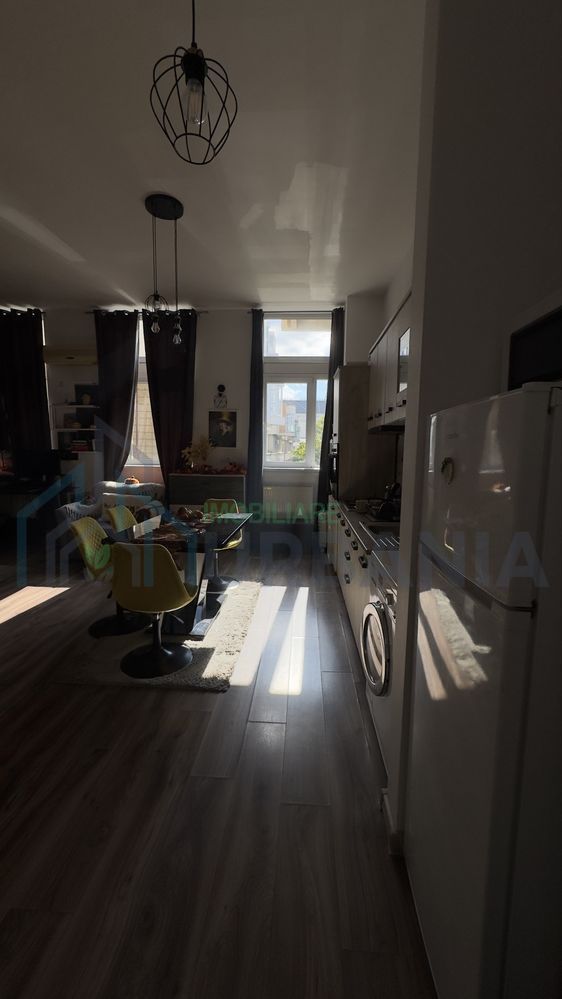 Inchiriez apartament zona centrală - Poză 2