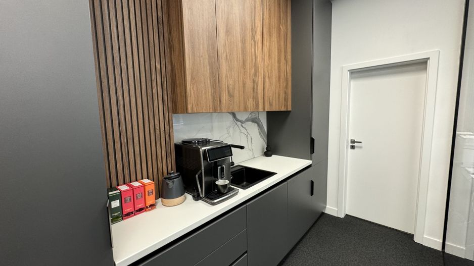 Imobil Premium de Închiriat: Eficiență și Tehnologie de Vârf - Poză 10