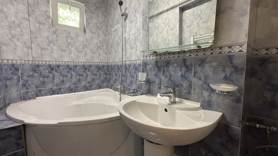 Apartament 3 camere | Etaj 1 | Centrală proprie | Instalații - Poză 12