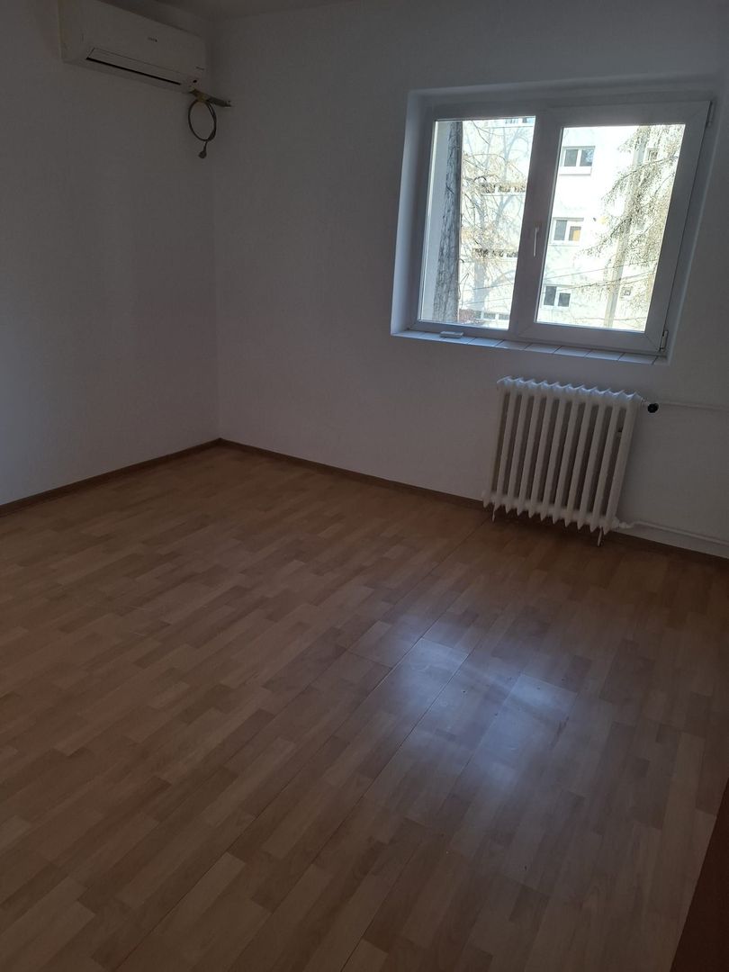 APARTAMENT NEMOBILAT ZONA DOROBANTI - Poză 3